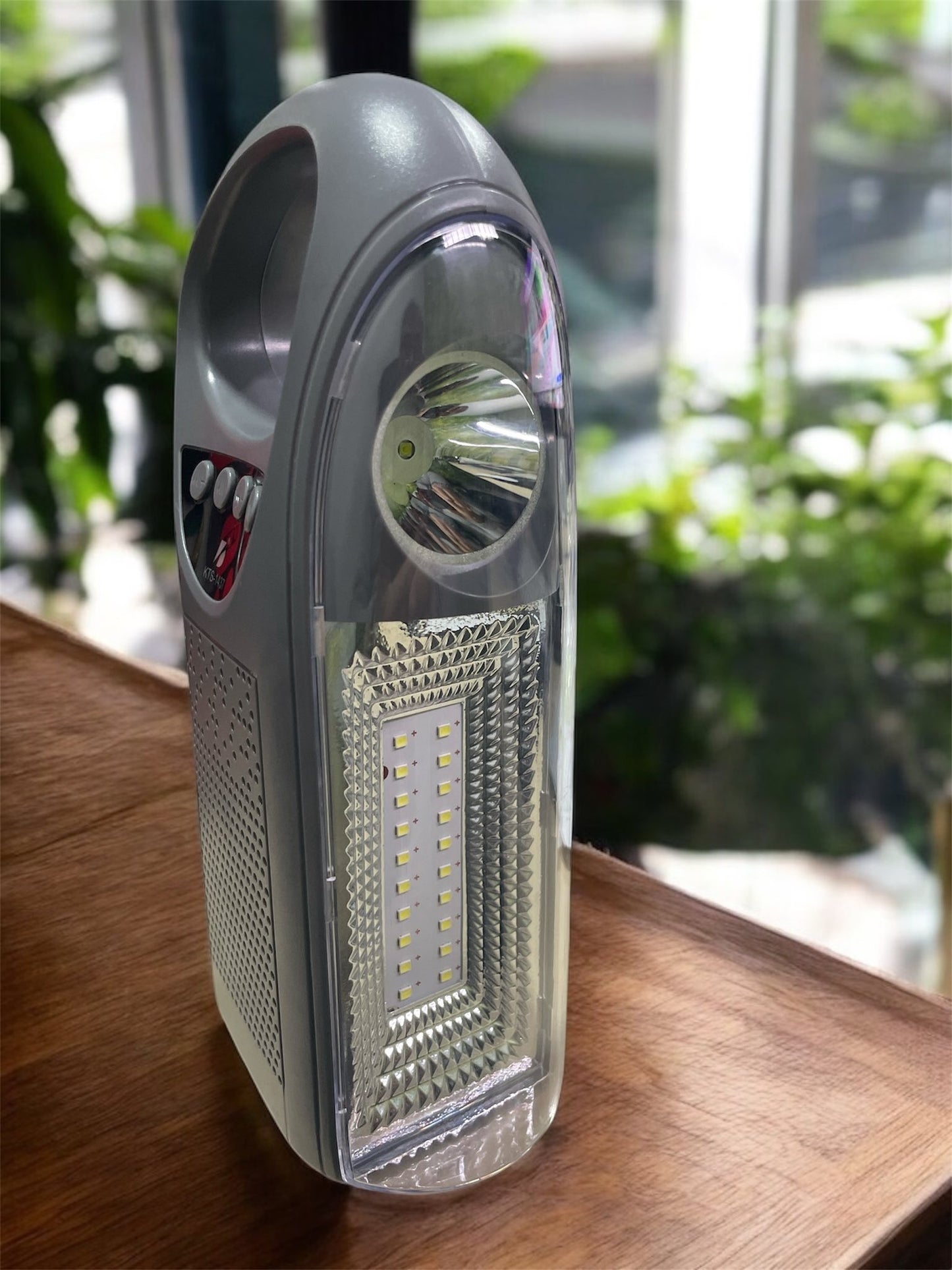 Radio BT Msd Usb , linterna , solar recargable.