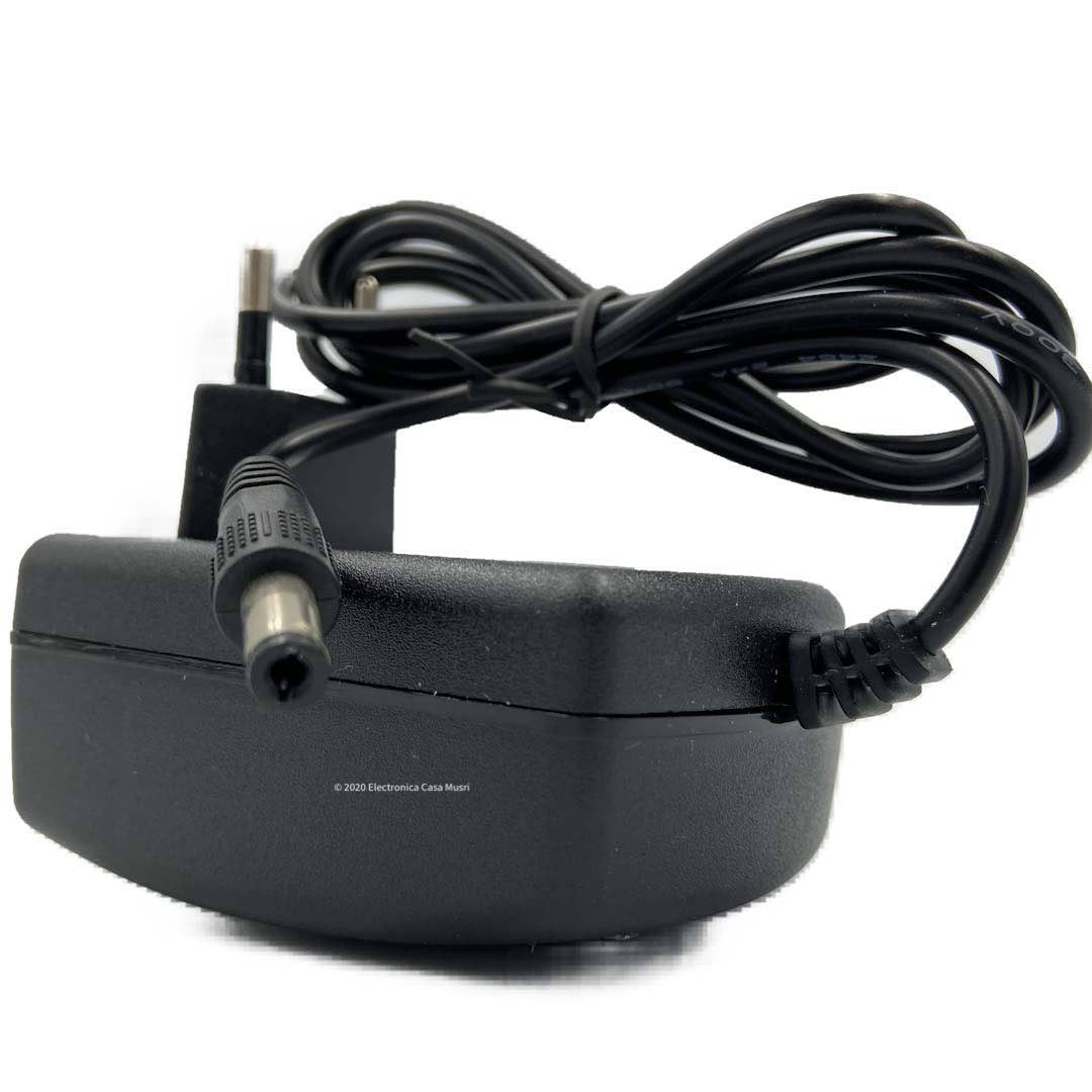 Cargador Universal 15 volts 2 Amp