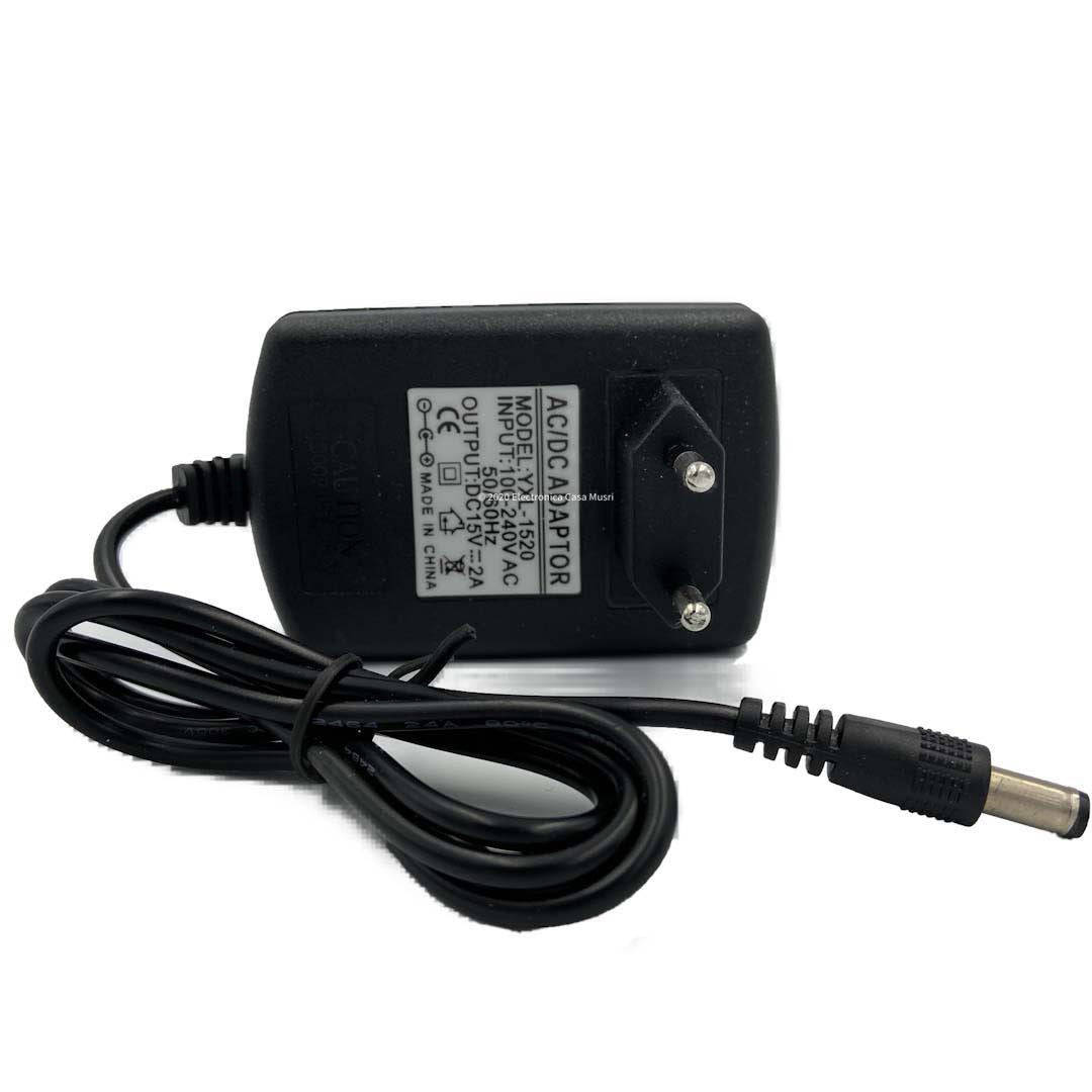 Cargador Universal 15 volts 2 Amp